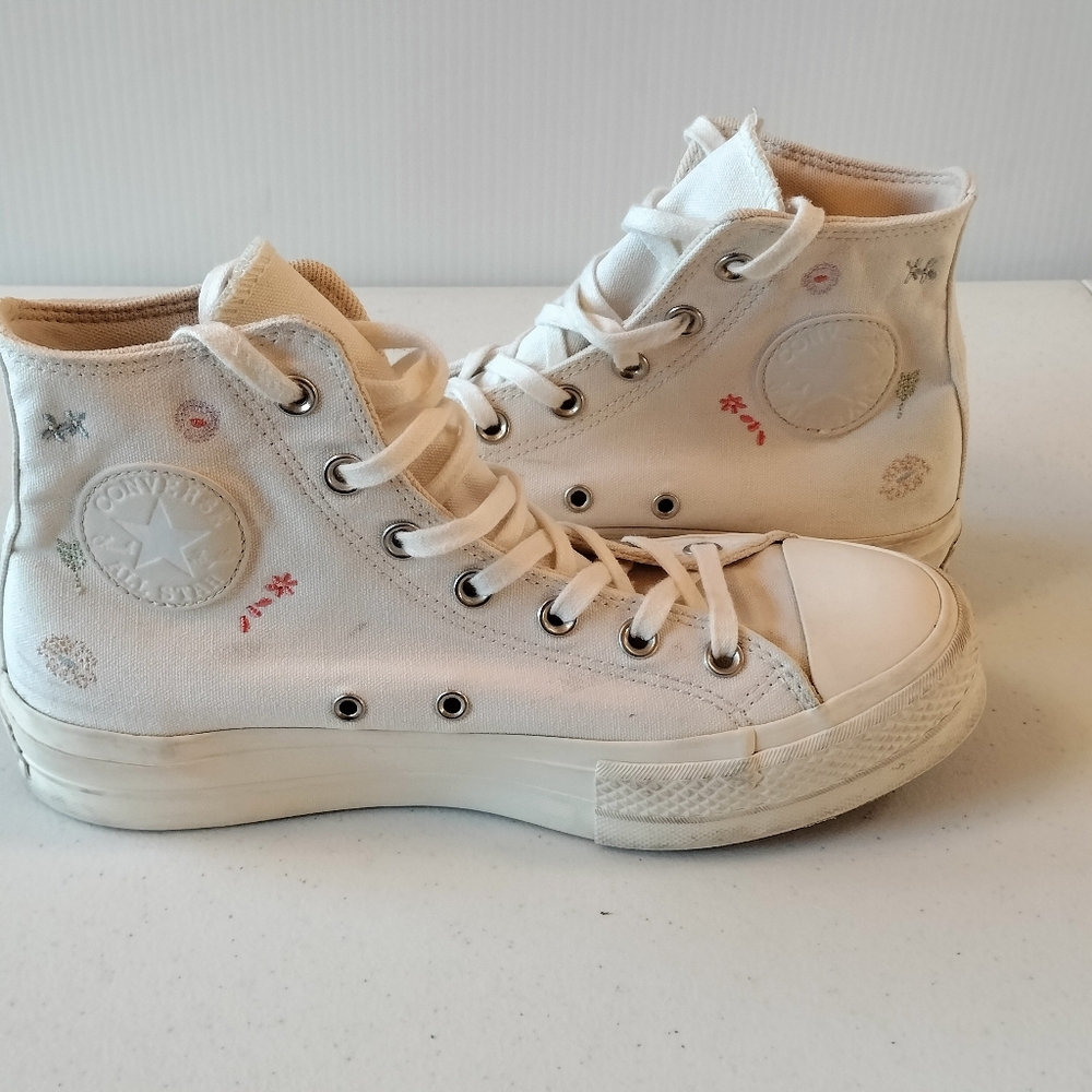 Converse All Star Lift Platform White High-Tops 9 Embroidered Floral Sneakers - Picture 2 of 12